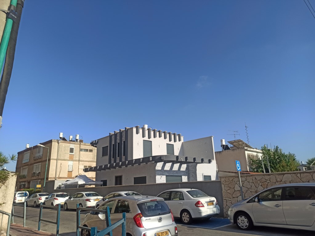 המייסדים 79
