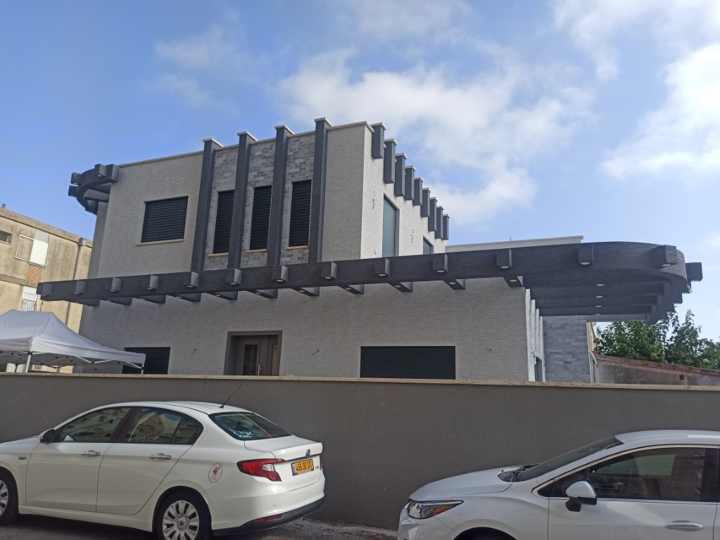 המייסדים 79