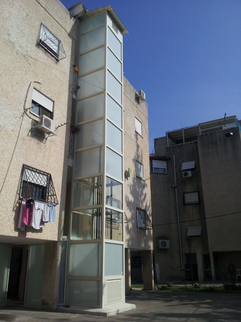 מעלית חיצונית