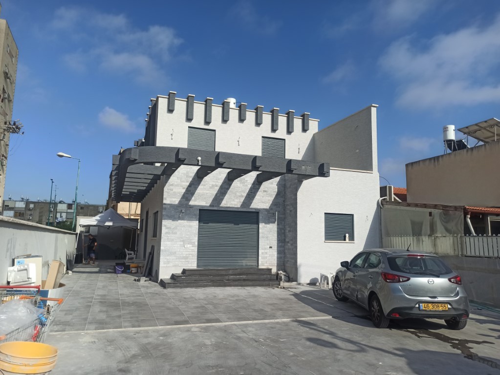 המייסדים 79